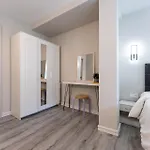 Malagasuite Golden Views Apartman