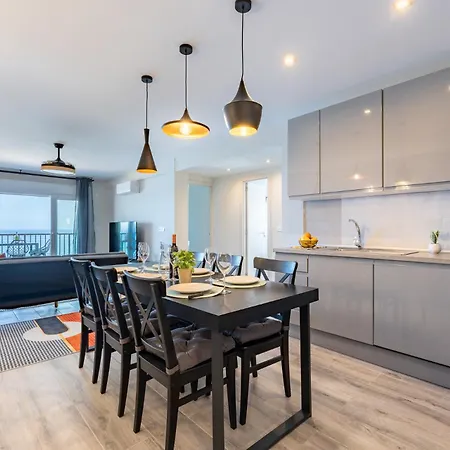 شقة Malagasuite Golden Views فوينخيرولا