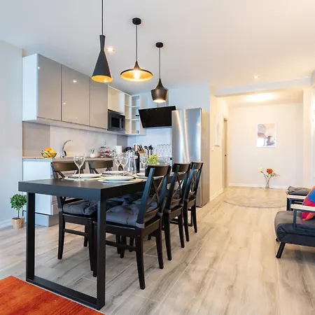 Malagasuite Golden Views 公寓 丰希罗拉