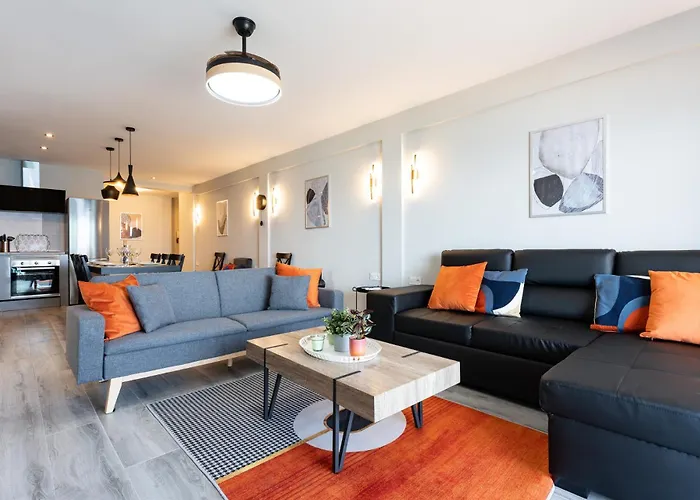 アパート Malagasuite Golden Views フエンヒロラ