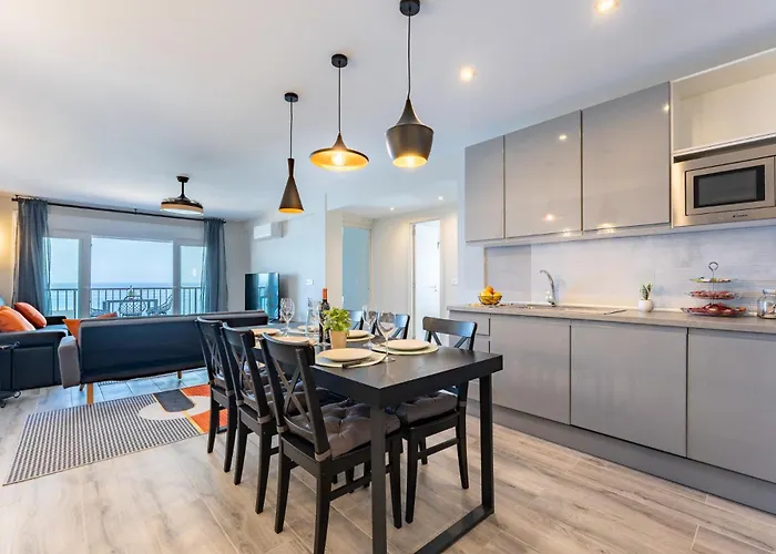 דירה Malagasuite Golden Views פואנגירולה